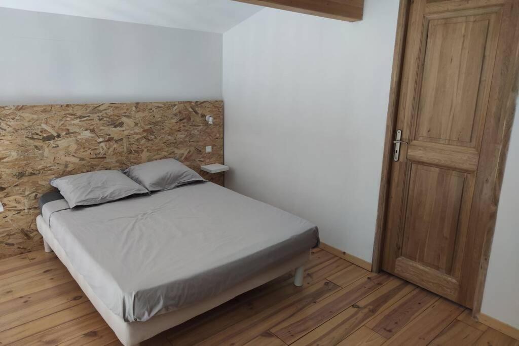 Logement Tout Confort Au Calme Entre Saint Tropez Et Les Gorges Du Verdon Le Thoronet Exteriör bild